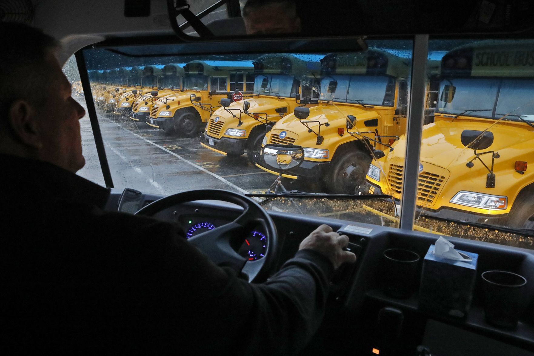 School bus drivers needed in the St. Louis area